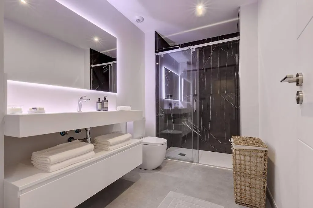 Brand New, Elegant Ground Floor Two Bed Apartment Estepona