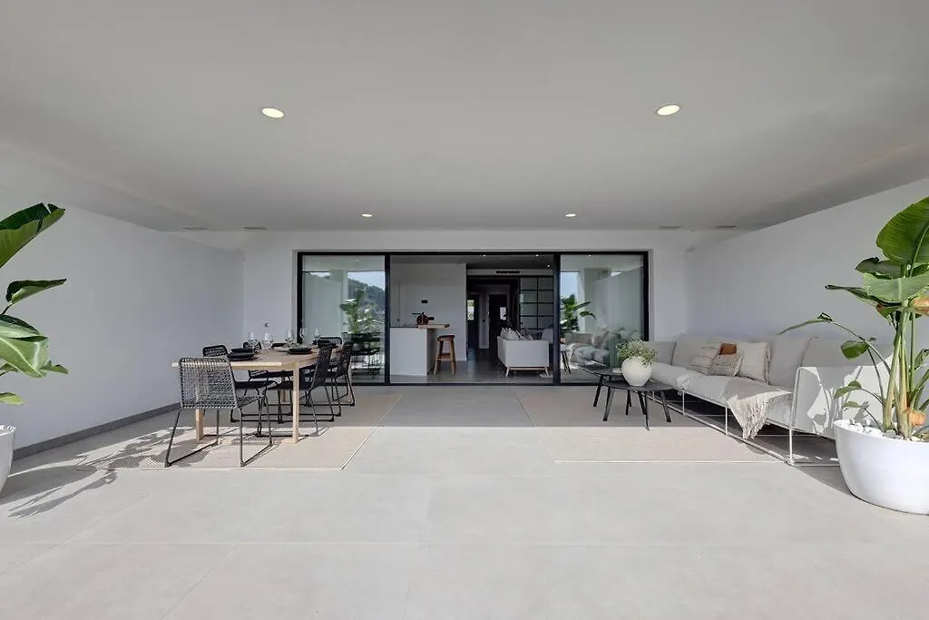 Brand New, Elegant Ground Floor Two Bed Apartment Estepona