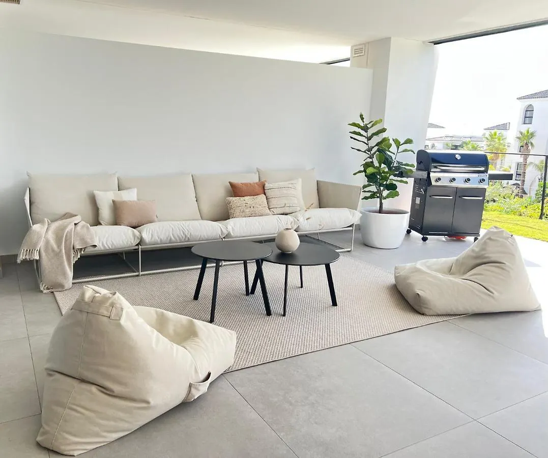 Brand New, Elegant Ground Floor Two Bed Apartment Estepona Španělsko